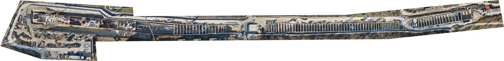 Luftaufnahme der Baustelle der U6 zwischen dem entstehenden U-Bahnhof Martinsried links und rechts die Anschlussstelle Großhadern.