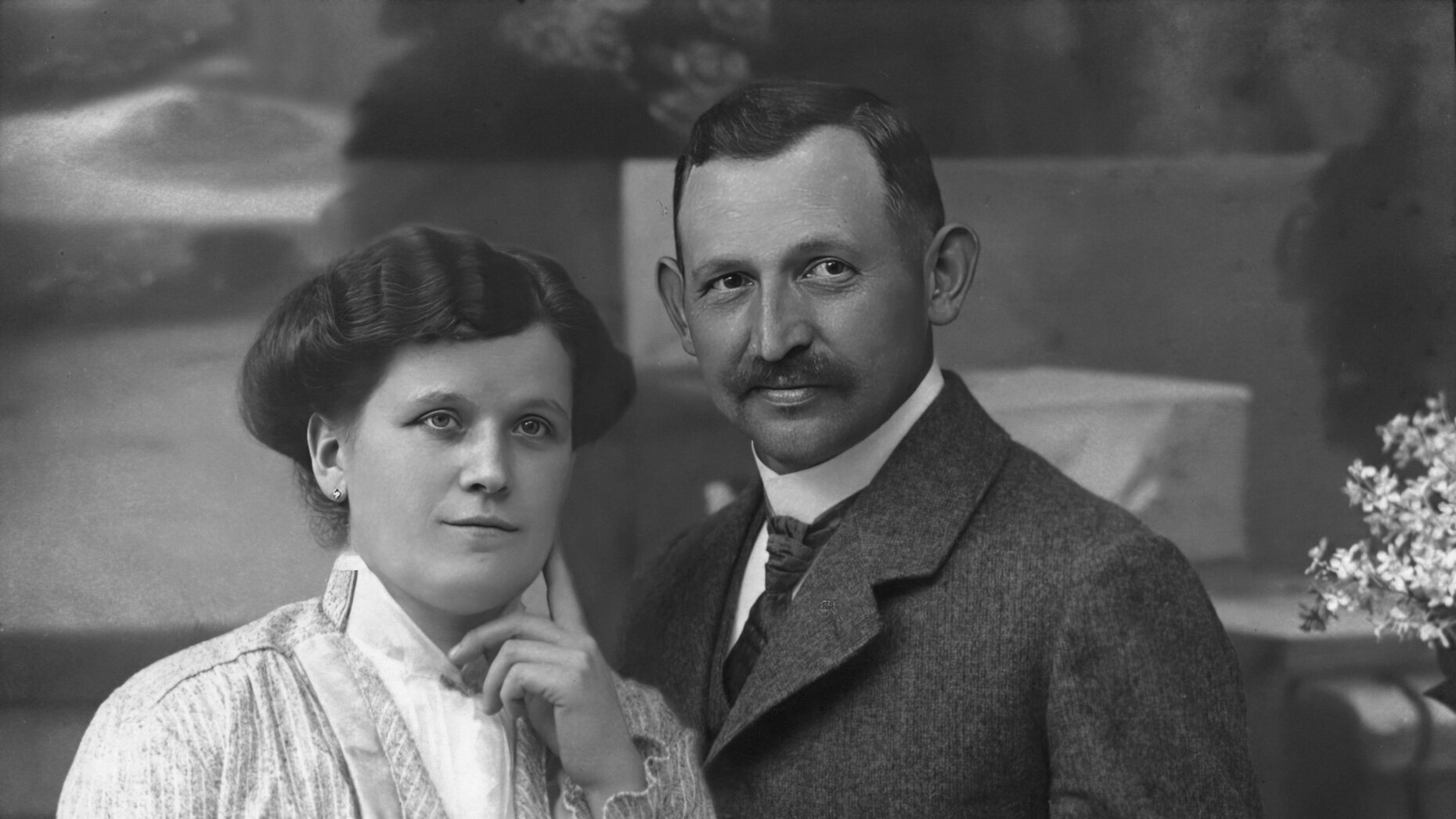 Historical black-and-white portrait of Leonhard Weiß and his wife Ottilie
